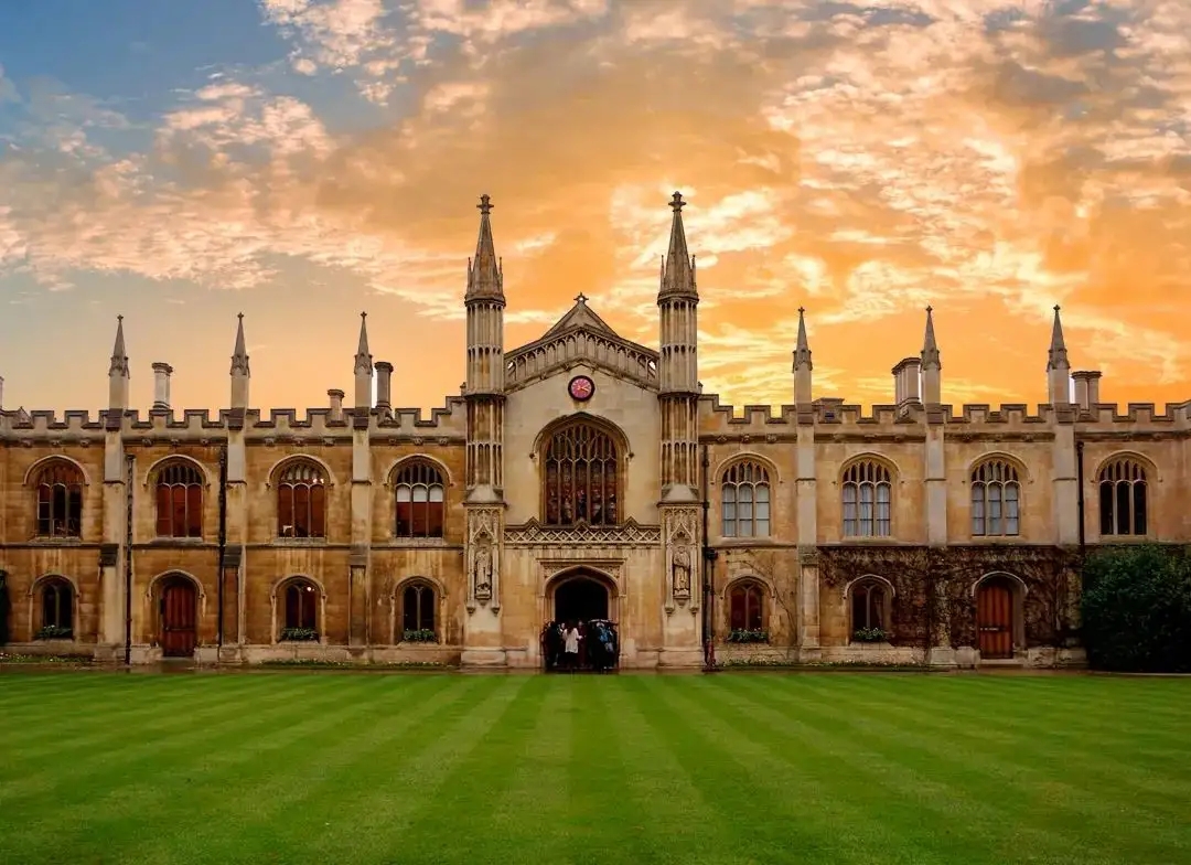 2023留学剑桥大学申请时间是什么