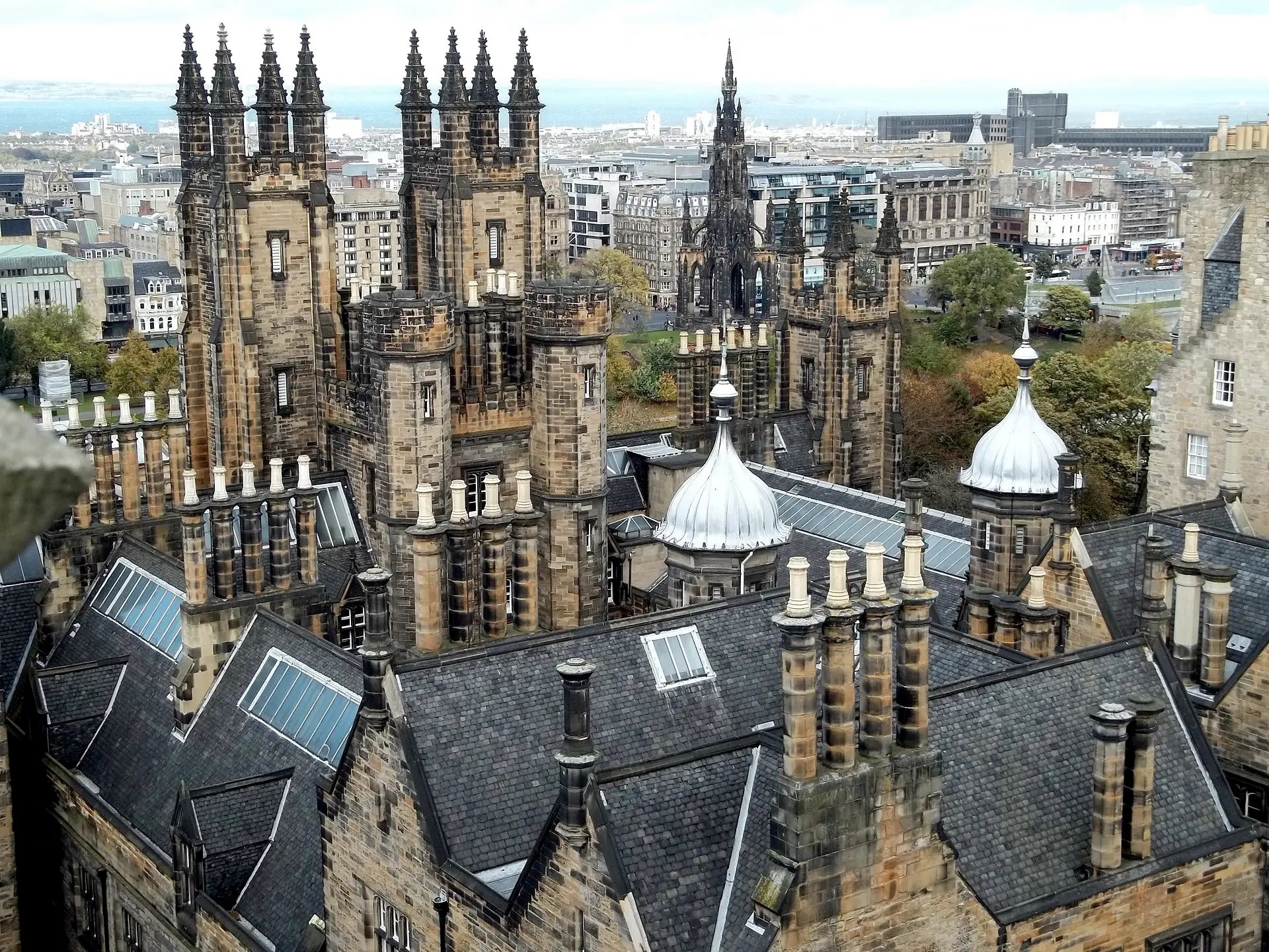 爱丁堡大学申请条件和材料是什么